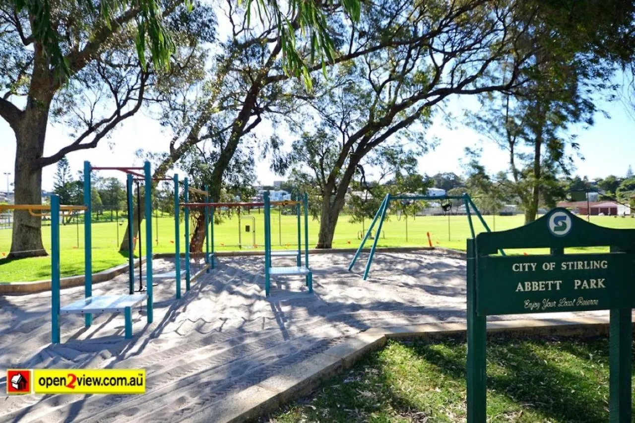 Holiday home Modern Scarborough Townhouse Villa Perth